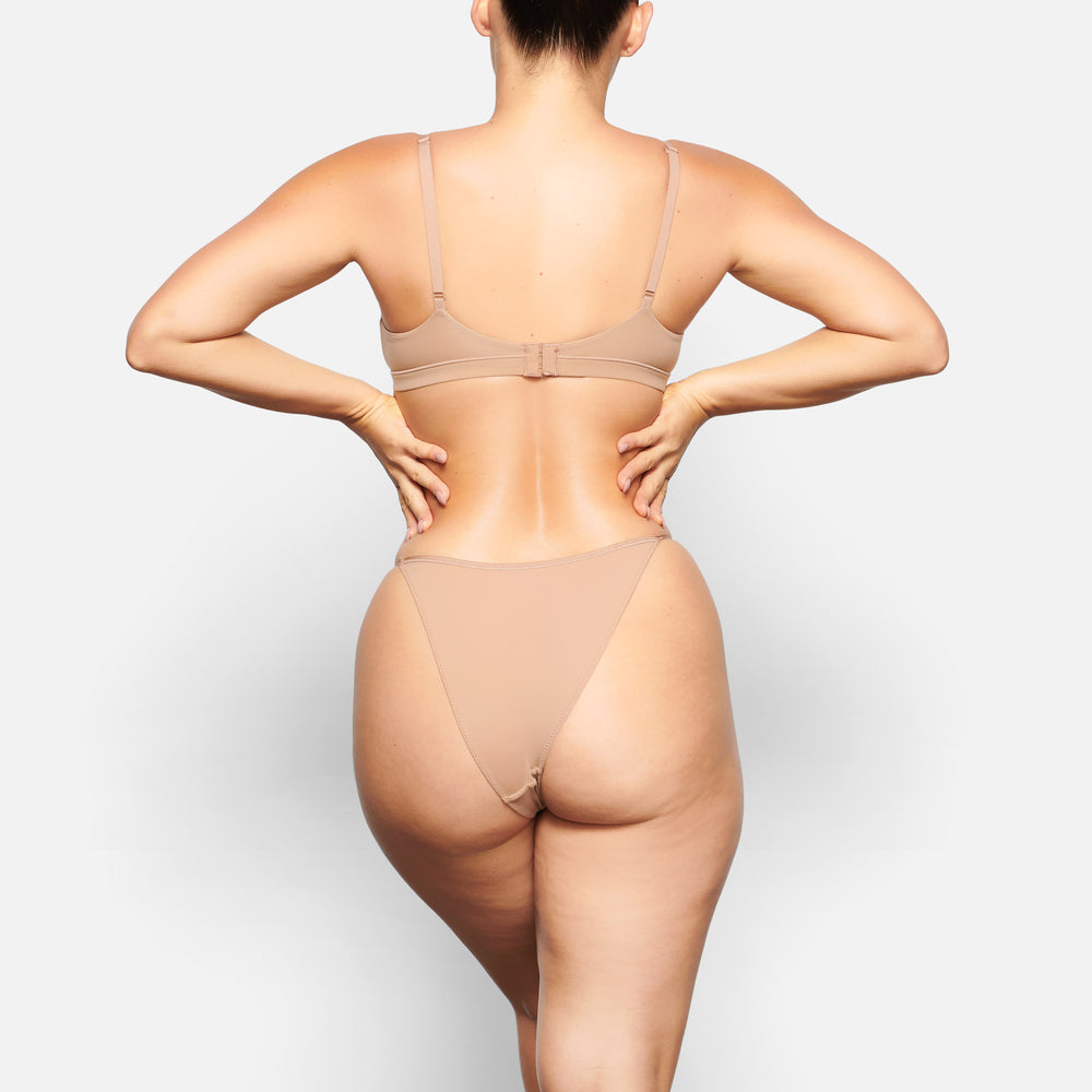 Bikini Skims FITS EVERYBODY CHEEKY STRING Abricot | 023UGESHX