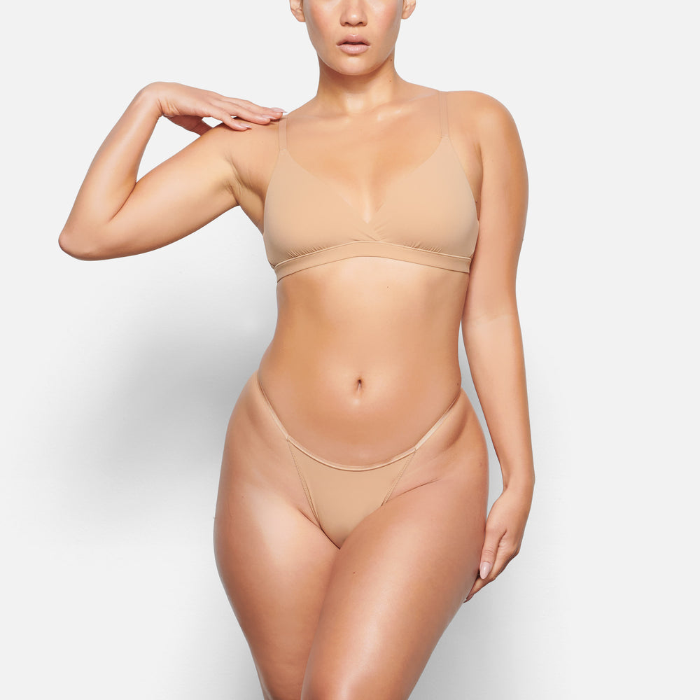 Bikini Skims FITS EVERYBODY CHEEKY STRING Beige | 085ZJWUNM