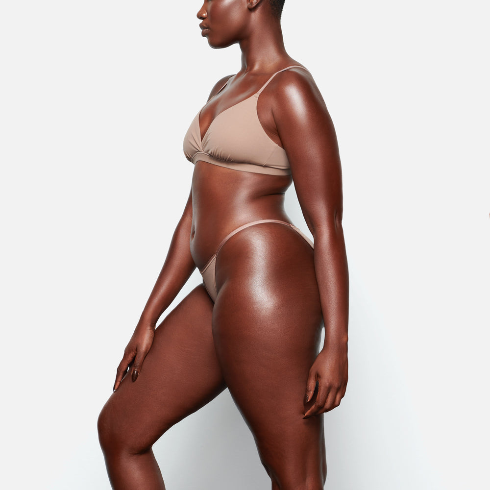 Bikini Skims FITS EVERYBODY CHEEKY STRING Marron | 745UOQYBV