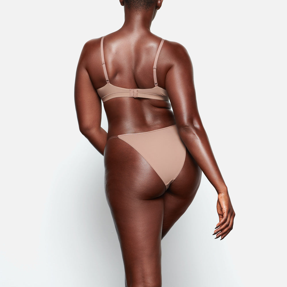 Bikini Skims FITS EVERYBODY CHEEKY STRING Marron | 745UOQYBV