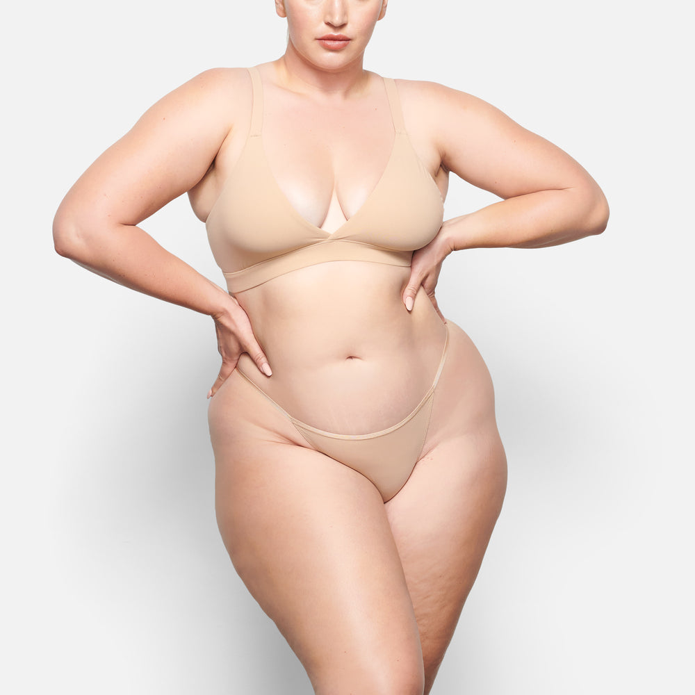Bikini Skims FITS EVERYBODY CHEEKY STRING Beige | 810PRZIXB