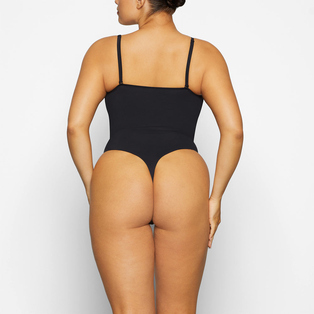 Body Skims CONTOUR LIFT STRAIGHT NECK Noir | 960UOHBND