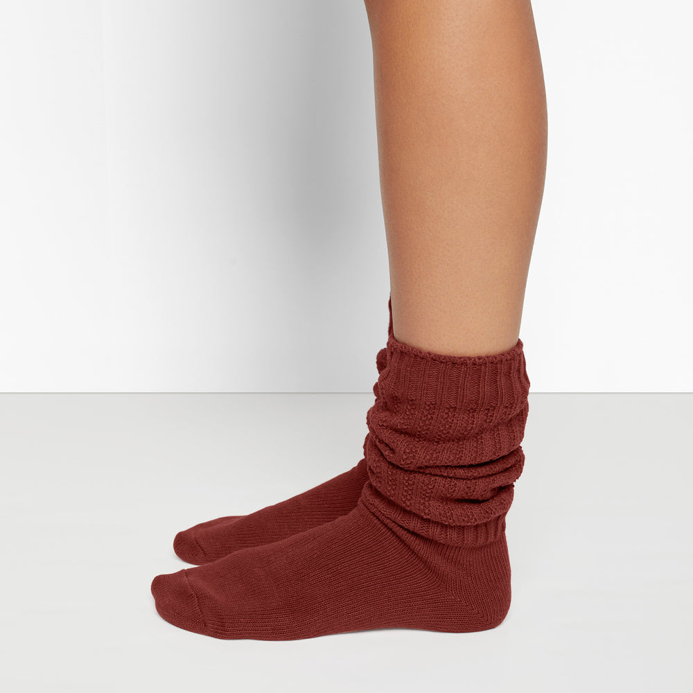 Chaussettes Skims SLOUCH Rouge Foncé | 270LKXPTY