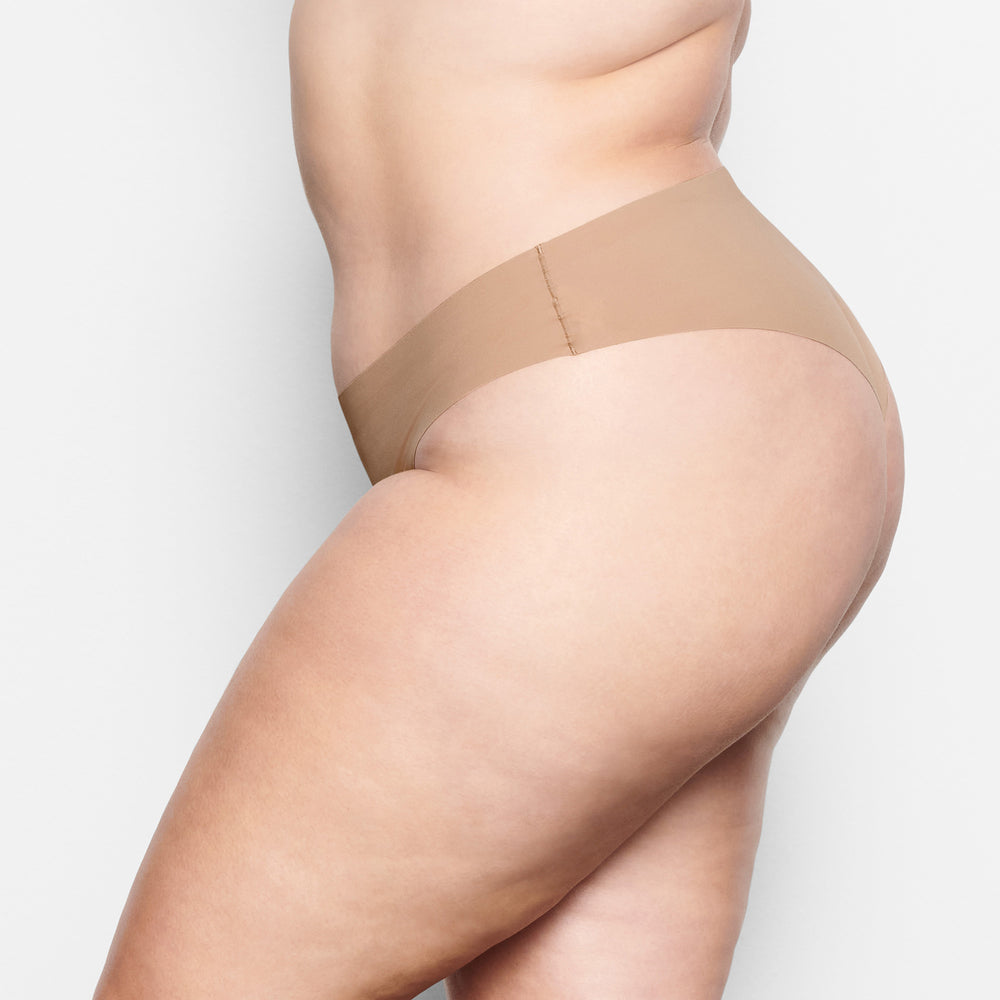 Hipster Skims NAKED CHEEKY Beige | 985PBKDMH