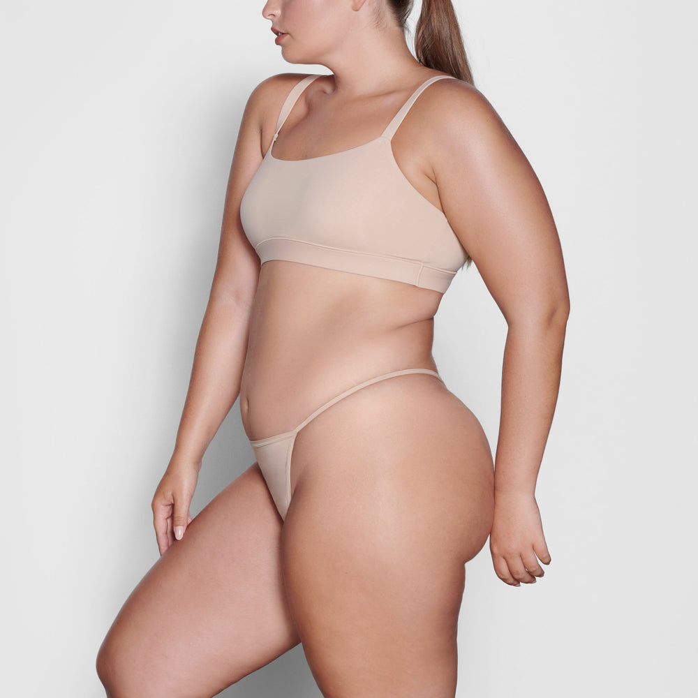 Lanières Skims FITS EVERYBODY T STRING Beige | 754DZCFGE
