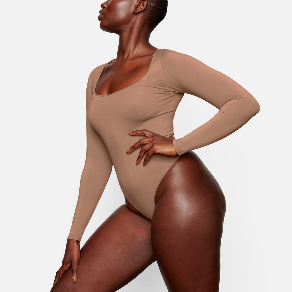 Long Sleeve Bodysuit Skims ESSENTIAL SCOOP NECK Abricot | 059ZSNEUJ