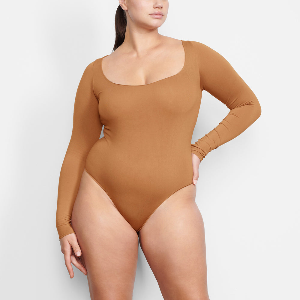Long Sleeve Bodysuit Skims ESSENTIAL SCOOP NECK Marron | 624EFXHYB