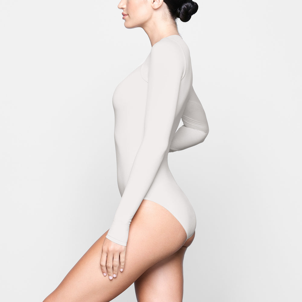 Long Sleeve Bodysuit Skims LIGHT ESSENTIAL CREW NECK Blanche | 786UKANTI