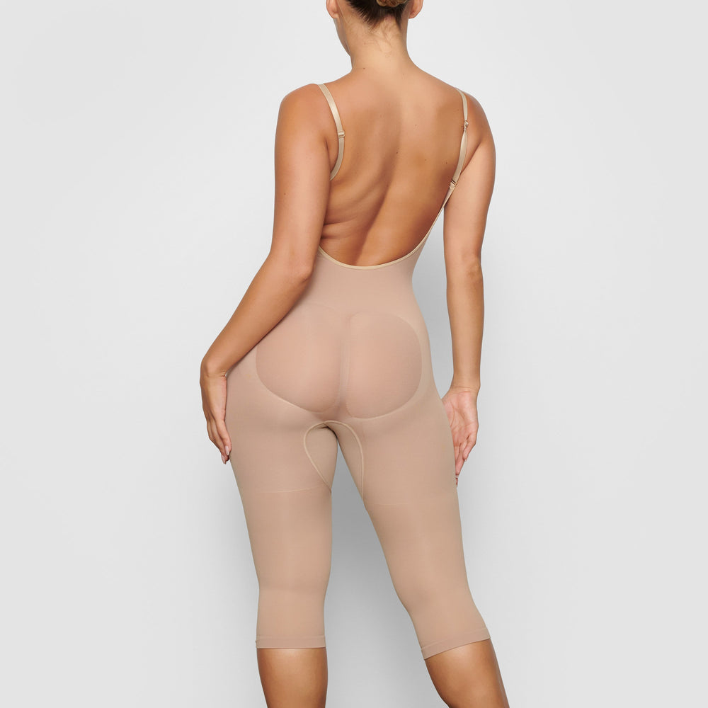 Low Back Bodysuit Skims SEAMLESS SCULPT WITH HOSIERY LEG Beige | 015GMQULP