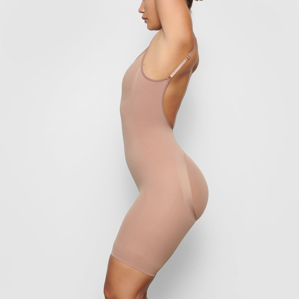 Low Back Bodysuit Skims SEAMLESS SCULPT MID THIGH Abricot | 450WKTDMJ