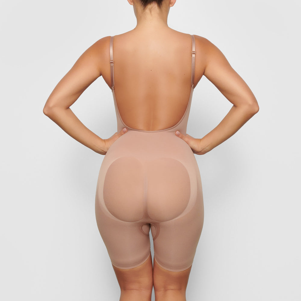 Low Back Bodysuit Skims SEAMLESS SCULPT MID THIGH Abricot | 450WKTDMJ