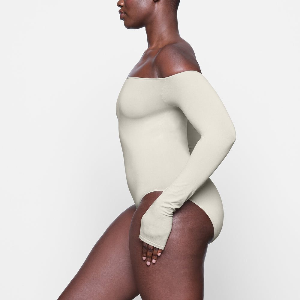 Off The Shoulder Bodysuit Skims LIGHT ESSENTIAL Blanche | 945XCKOYZ