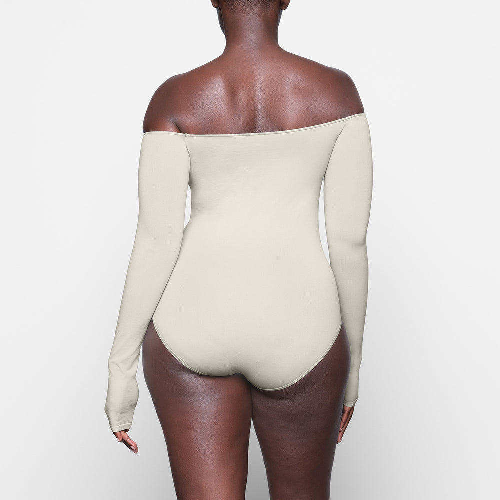 Off The Shoulder Bodysuit Skims LIGHT ESSENTIAL Blanche | 945XCKOYZ