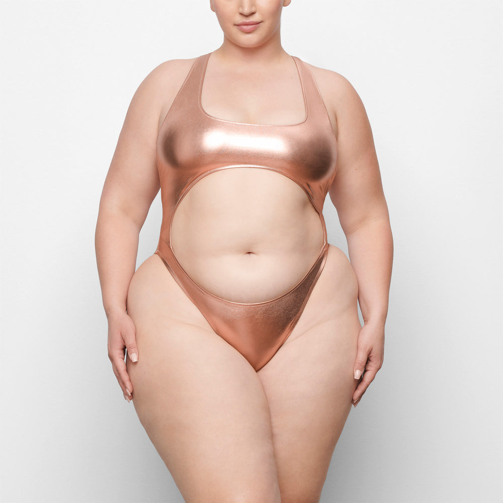 One Piece Skims METALLIC SWIM CUT-OUT MONOKINI Rose Doré | 076OHINKB