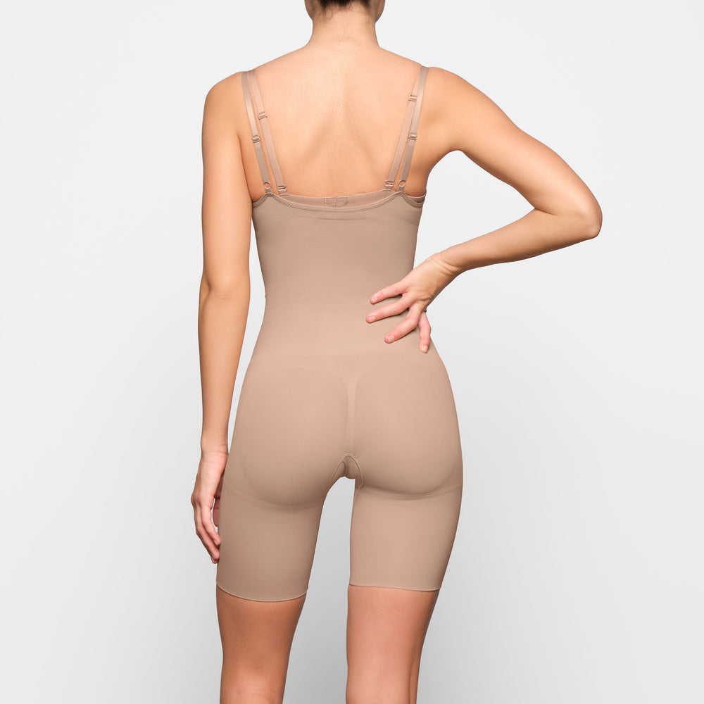 Open Bust Bodysuit Skims BUTT ENHANCING Beige | 064LYDCTG