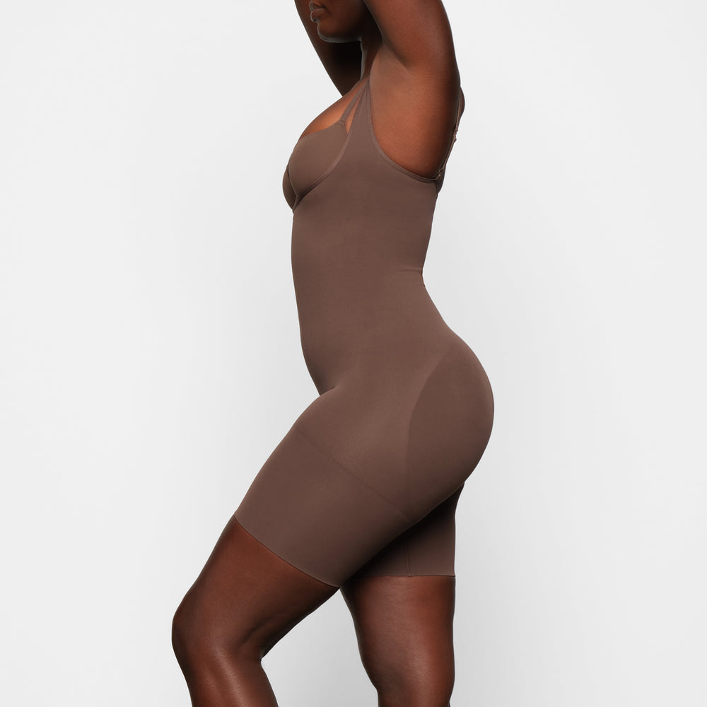 Open Bust Bodysuit Skims BUTT ENHANCING Abricot | 347PNBZEJ