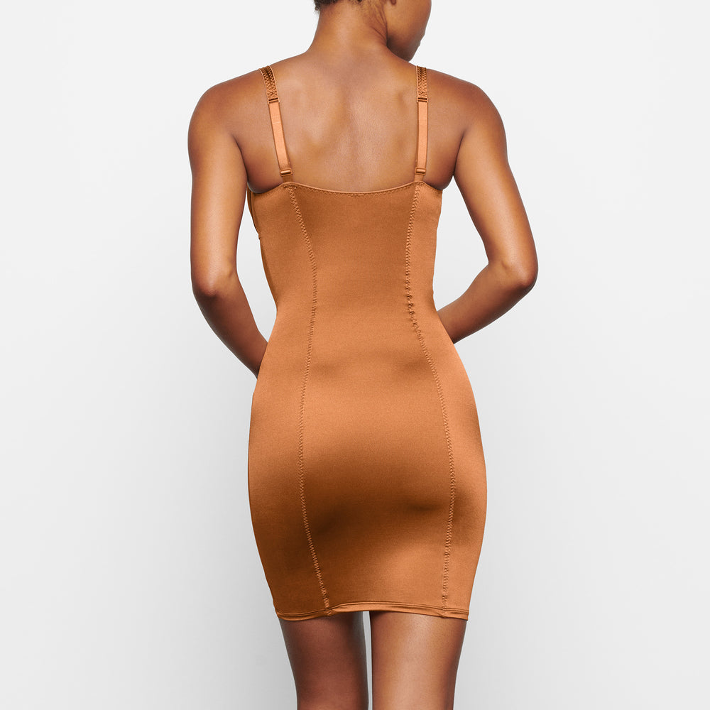 Peignoir Skims STRETCH SATIN Abricot | 283KVEQBF