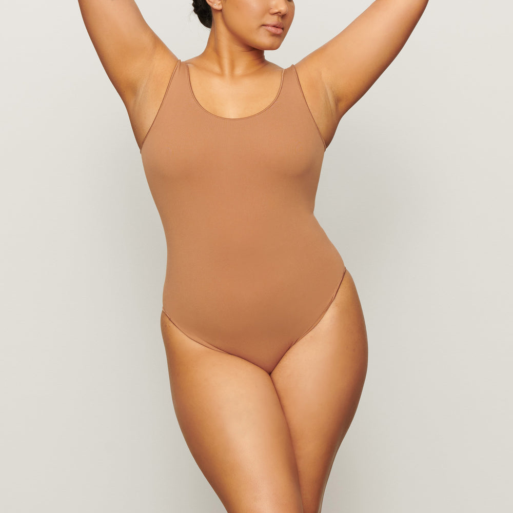 Scoop Neck Bodysuit Skims ESSENTIAL Marron | 716AHLMBV
