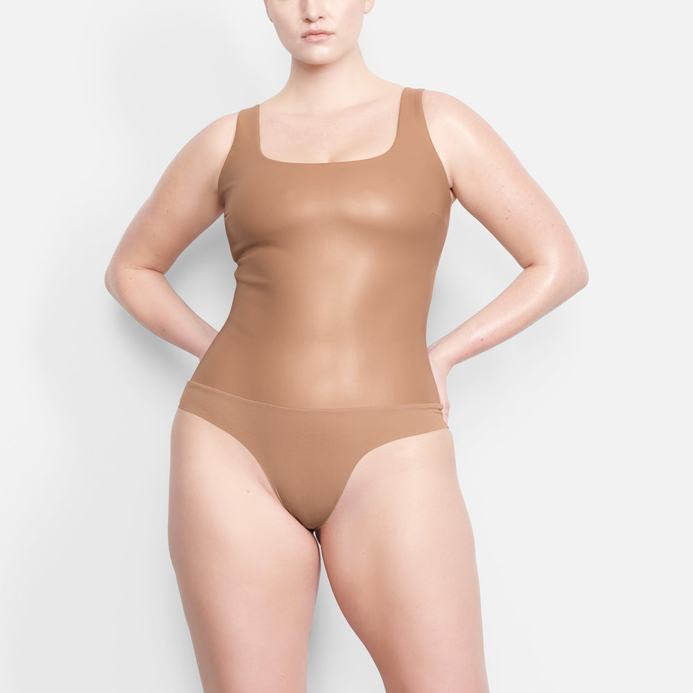 Scoop Neck Bodysuit Skims FAUX LEATHER Abricot | 359CZBOMU
