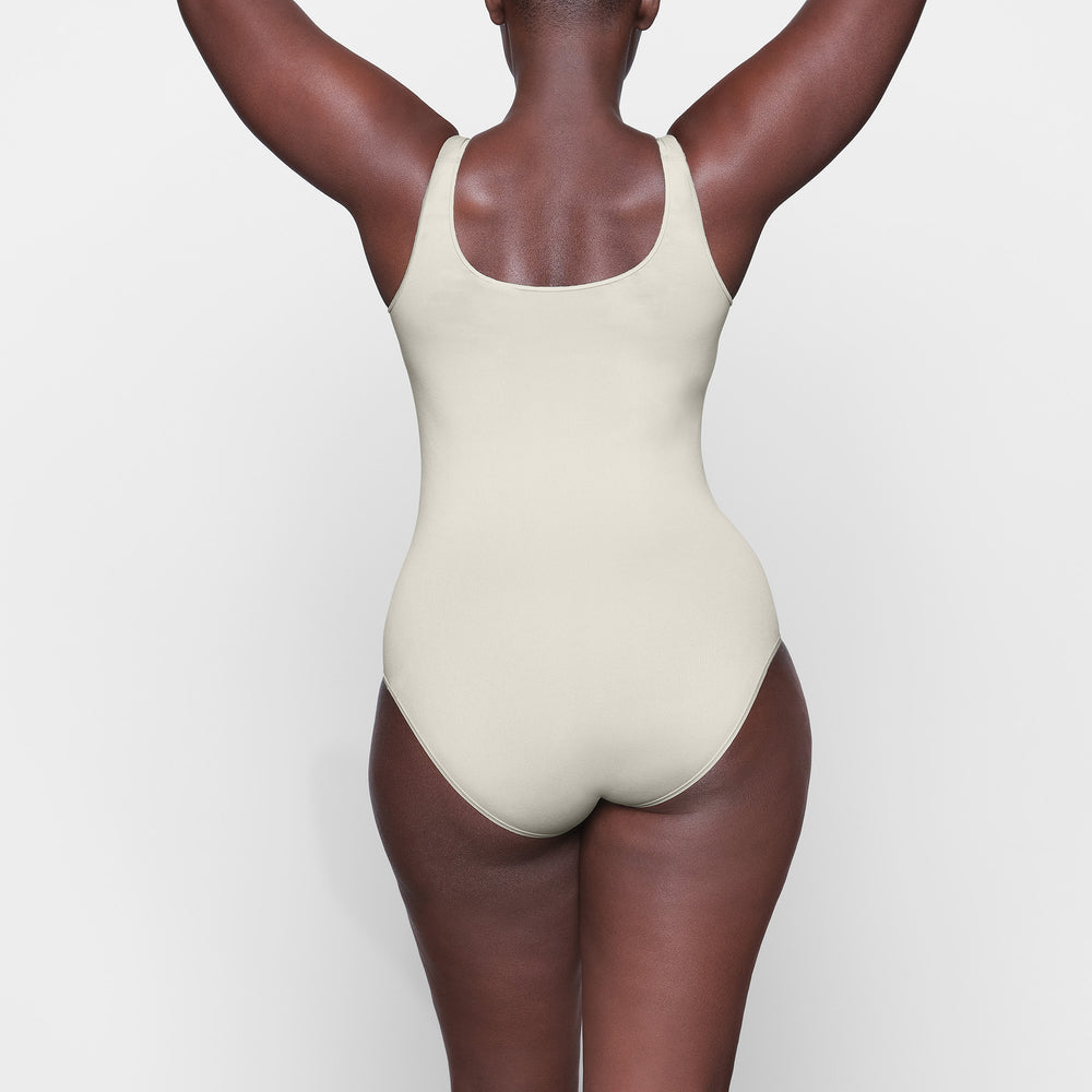 Scoop Neck Bodysuit Skims LIGHT ESSENTIAL Blanche | 562TLBIUW