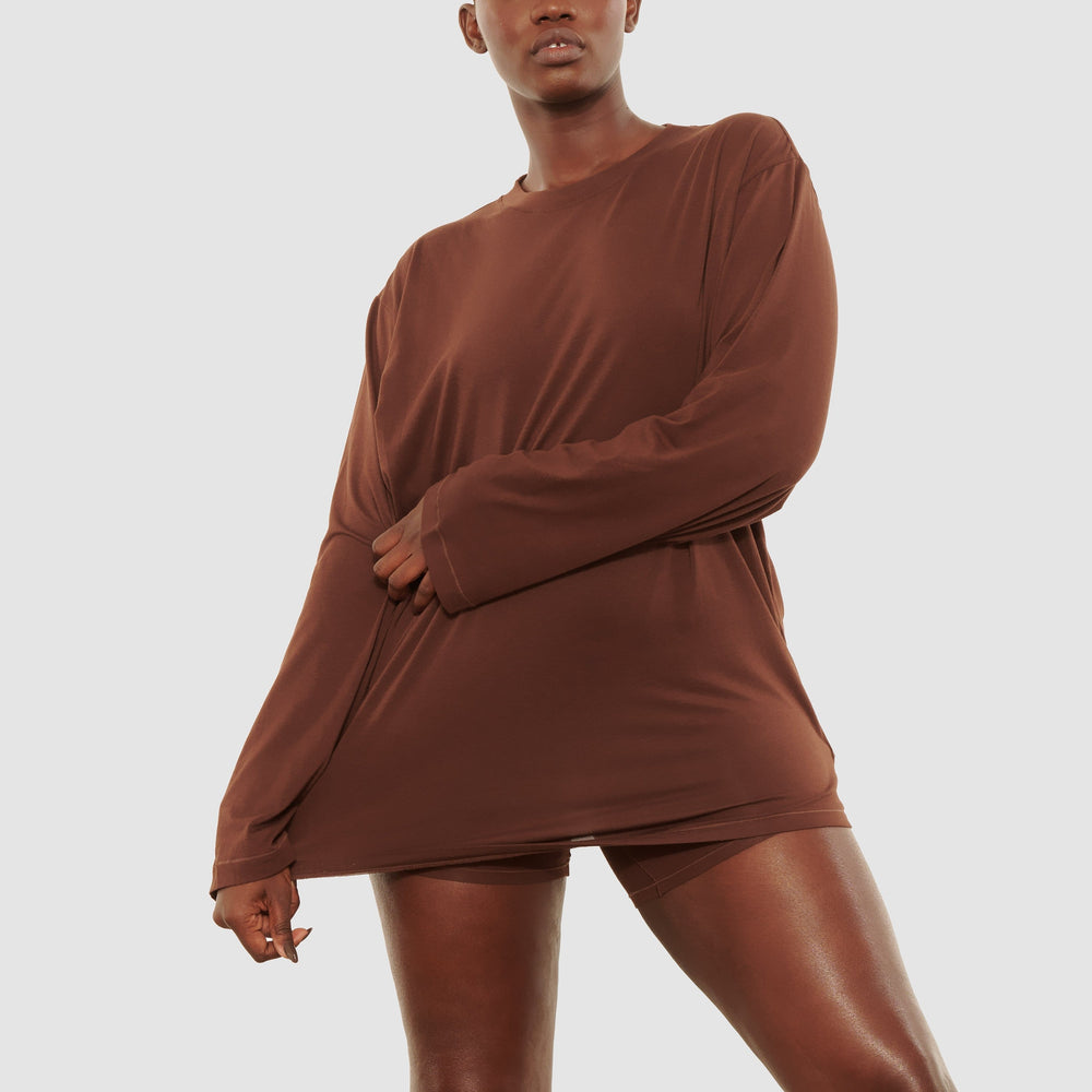 T-shirt Skims BOYFRIEND LONG SLEEVE Chocolat | 317LVEGIA