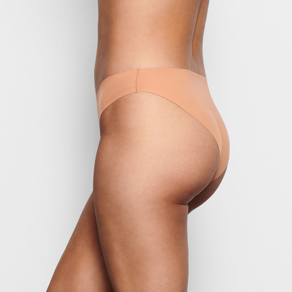 Tanga Skims FREE CUT MID WAIST Beige | 452PTUAJS