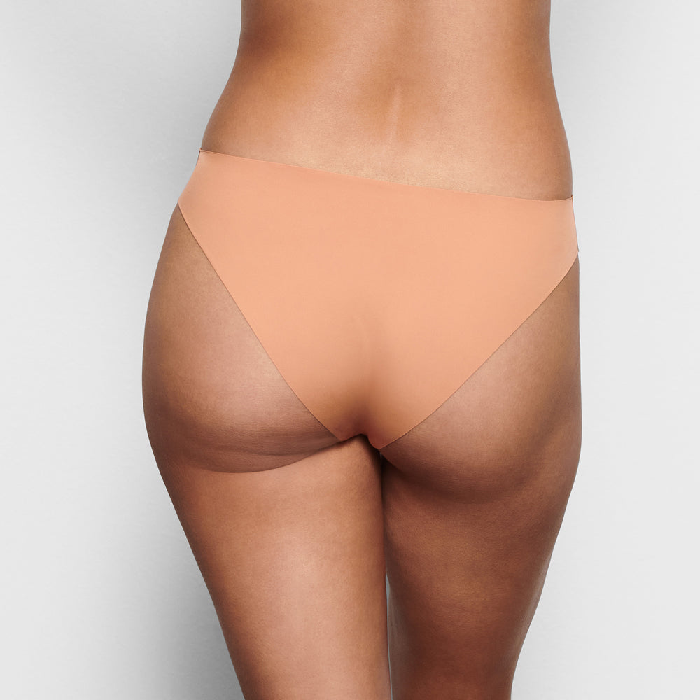 Tanga Skims FREE CUT MID WAIST Beige | 452PTUAJS